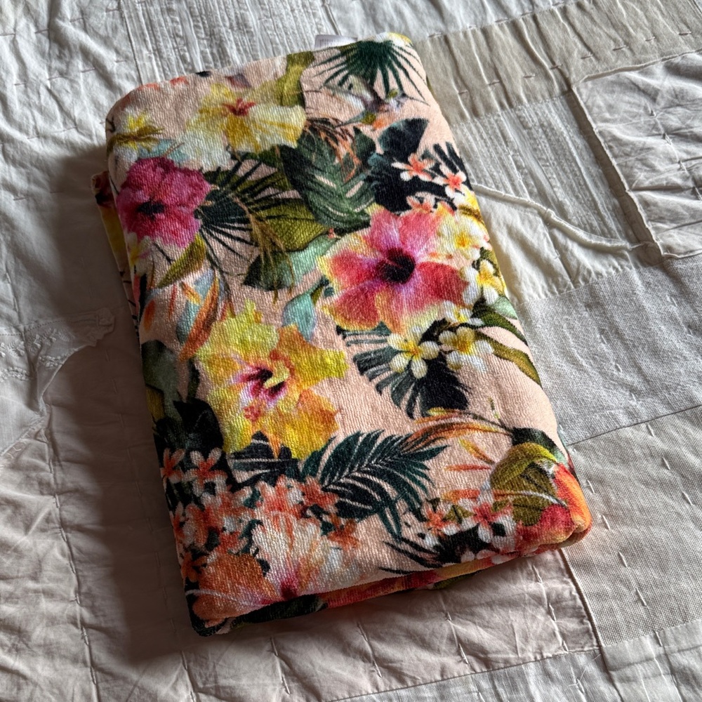 Molo Kids Floral Tropical Hawaiian Print Beach Towel